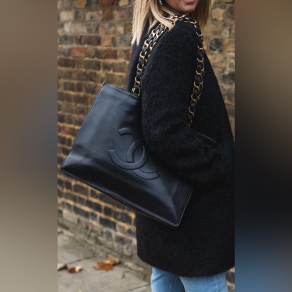 SOLD Chanel Vintage Black Large CC 24k plated gold chain tote - Picture 13 of 13